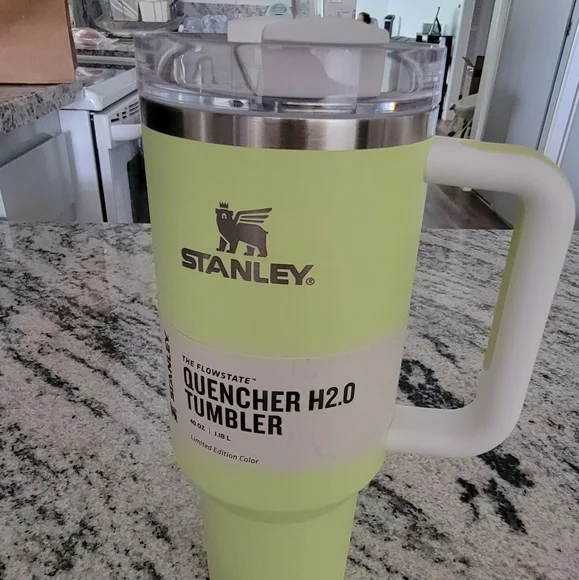 Stanley Quencher H2.0 Tumbler 40oz - Picture 1 of 4